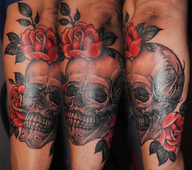 Skull with Red Roses
