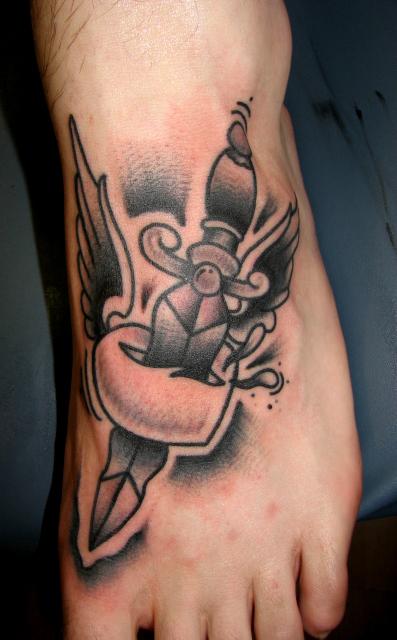 heart dagger with wings